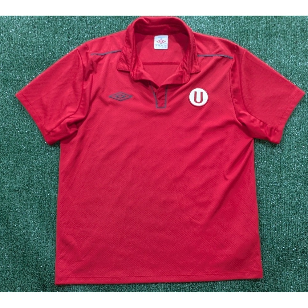 Umbro Club Universitario de Deportes Red Soccer Jersey Mens Large Peru Football